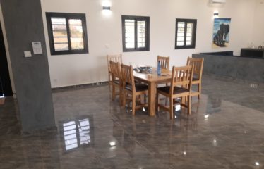 NGUÉRIGNE : Villa 4 chambres avec piscine sur un terrain de 1 672 m2 à vendre