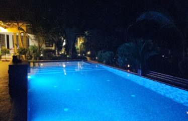 NGUERIGNE : Villa contemporaine 3 chambres/piscine avec un début d’extension à vendre