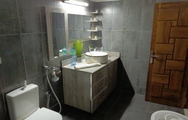 NGAPAROU : Villa (rez de chaussée) 2 chambres avec piscine à louer