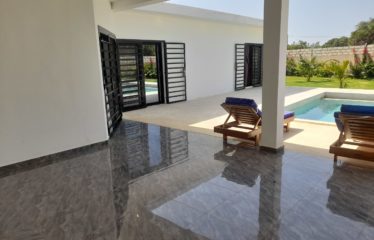 NGUÉRIGNE : Villa 4 chambres avec piscine sur un terrain de 1 672 m2 à vendre