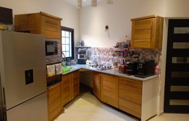 NGUERIGNE : Villa contemporaine 3 chambres/piscine avec un début d’extension à vendre