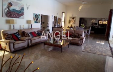 NGUÉRIGNE : Une villa contemporaine haut standing à vendre