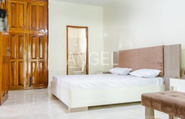DAKAR SIPRES : Belle et chaleureuse villa meublée à louer