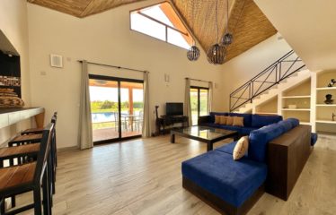 NIANING : Splendide villa 3 chambres sur 1900M² de terrain avec piscine à vendre