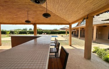 NIANING : Splendide villa 3 chambres sur 1900M² de terrain avec piscine à vendre