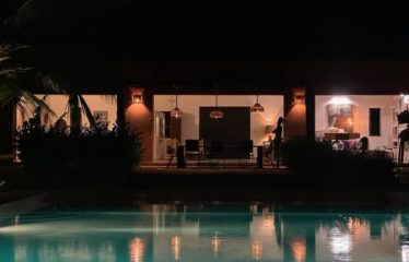 WARANG : Sur la Petite Côte du Sénégal Superbe domaine de 550M² habitables sur un terrain d’environ 5000M²