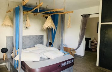 NGUERIGNE : Belle villa de 4 chambres avec piscine à vendre