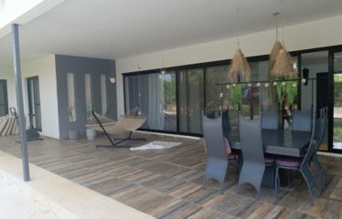 NGUERIGNE : Villa standing plain-pied 4 chambres avec piscine à vendre