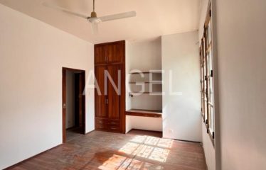 DAKAR POINT E : Une belle villa avec jardin et une piscine à louer