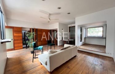 DAKAR POINT E : Une belle villa avec jardin et une piscine à louer