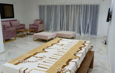 NGAPAROU : Villa contemporaine 5 chambres avec piscine à vendre