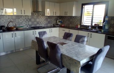 NGUERIGNE : Villa 3 chambres avec piscine à vendre