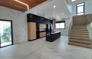 SOMONE : Grande et belle villa à vendre