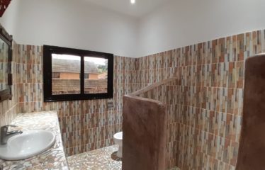 NGAPAROU : Magnifique villa en 2ème ligne de la mer à vendre