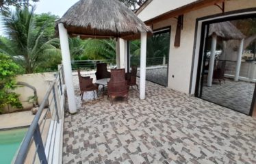 NGAPAROU : Magnifique villa en 2ème ligne de la mer à vendre