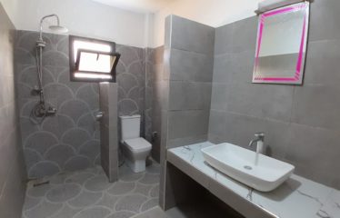 SALY : Villa R+1 construite en 2022 proche de l’Institut Diambars à vendre