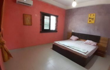 NGAPAROU : Villa R+1 située proche de Saly Center à vendre