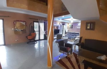 NGAPAROU : Villa R+1 située proche de Saly Center à vendre