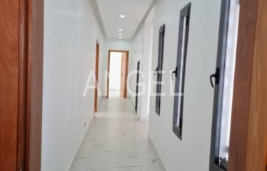 NGAPAROU : Une belle et grande villa à louer