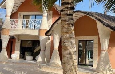 NDIOROKH : Villa typique aux dimensions exceptionnelles à vendre