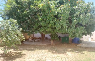 NGUERIGNE : Vaste propriété en forme de U avec grand patio à vendre