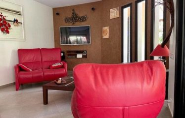 SALY : Magnifique villa à 100m de la plus belle plage de Saly à vendre