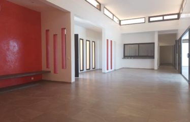 NGUERIGNE : Très grande villa contemporaine plain pieds à vendre