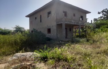 NGUEKHOKH : Villa en cours de construction à terminer à vendre