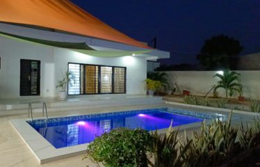 NGAPAROU : Villa contemporaine 5 chambres avec piscine à vendre