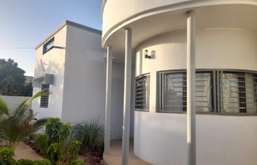 NGUERIGNE : Villa 3 chambres avec piscine à vendre