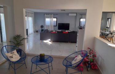 NGUERIGNE : Villa 3 chambres avec piscine à vendre