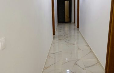 NGAPAROU : Villa contemporaine 5 chambres avec piscine à vendre