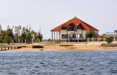 SINE SALOUM : Terrain pieds dans l’eau à vendre