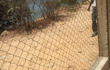 SAINT-LOUIS : Terrain pieds dans l’eau à vendre