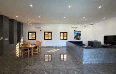 NGUERIGNE : Superbe villa neuve 4 chambres 210M² terrain de 1672M² avec piscine à vendre
