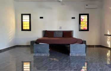 NGUERIGNE : Superbe villa neuve 4 chambres 210M² terrain de 1672M² avec piscine à vendre