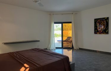 NGUERIGNE : Superbe villa neuve 4 chambres 210M² terrain de 1672M² avec piscine à vendre