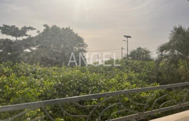 DAKAR ALMADIES : Bel appartement avec piscine à louer