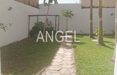 DAKAR ALMADIES : Belle et grande villa à louer à Ngor Diarama