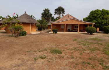 SALY : Lot de 5 bungalows et une case privative sur un terrain de 1 904 m2 à vendre