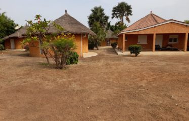 SALY : Lot de 5 bungalows et une case privative sur un terrain de 1 904 m2 à vendre