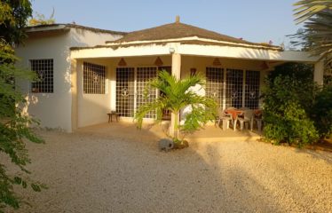 NGAPAROU : Villa-maison d’hôtes avec piscine à vendre