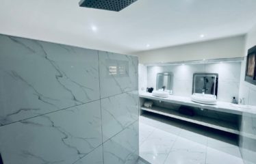 NGUERIGNE : Villa 3 chambres dont 1 studio avec piscine à louer (saisonnier)