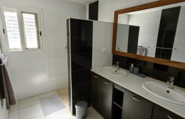 NGAPAROU : Villa 4 chambres avec piscine à louer location longue durée