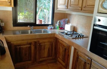 NGAPAROU : Villa-maison d’hôtes avec piscine à vendre