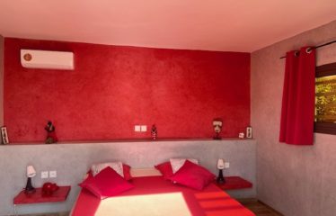 SOMONE : Elégante maison contemporaine dans un quartier résidentiel à vendre