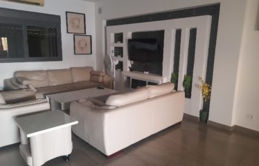 NGUERIGNE : Villa contemporaine plain pied avec piscine à vendre