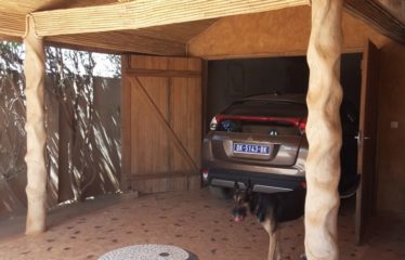 SALY : Villa 3 chambres et son studio indépendant en résidence avec piscine à vendre