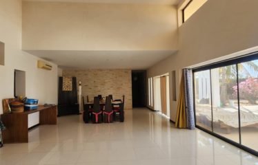 NGUERIGNE : Villa contemporaine à vendre 500 m²