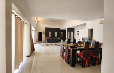 NGUERIGNE : Villa contemporaine à vendre 500 m²
